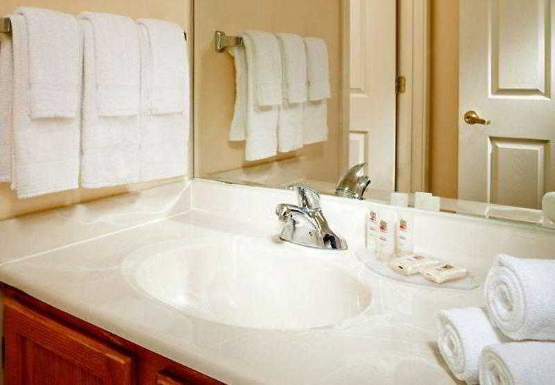 Towneplace Suites By Marriott Findlay Bagian luar foto